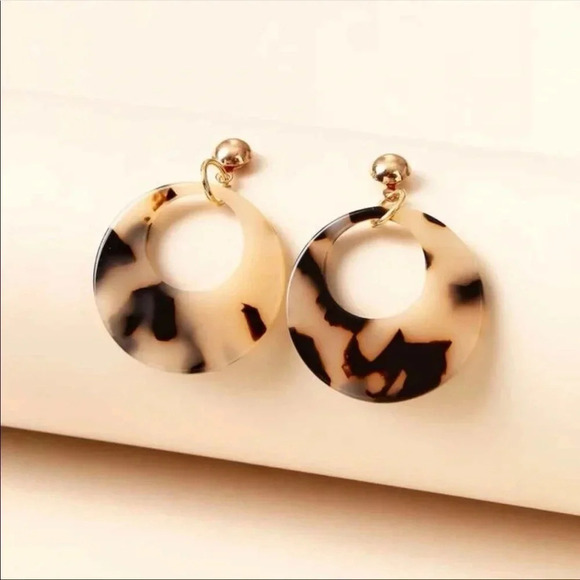 Tortoise Shell Acrylic Hoop Earrings | Neutral Statement Dangle Jewelry - Picture 4 of 4